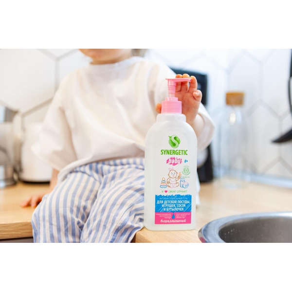 Средство для посуды, детских игрушек и бутылочек SYNERGETIC антибактериальное, гипоаллергенное, без запаха, 0,5л (103054)