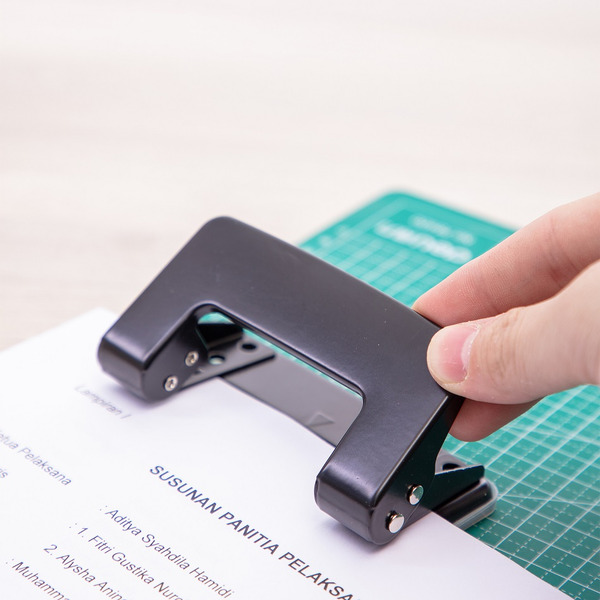 Дырокол STAR DELI ET40020