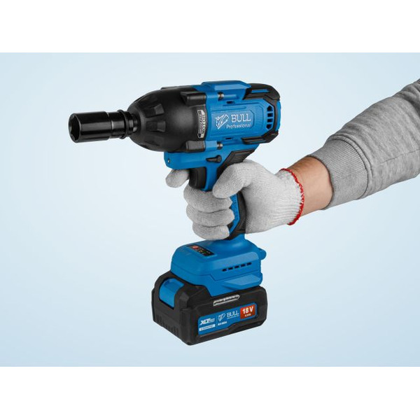 Аккумуляторный ударный гайковерт BULL SC 1807 Xcase, XLTpro (2х6 А*ч, з/у 6 А)