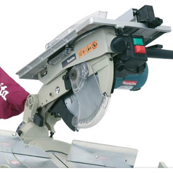 Профессиональная торцовочная пила MAKITA LH1040F