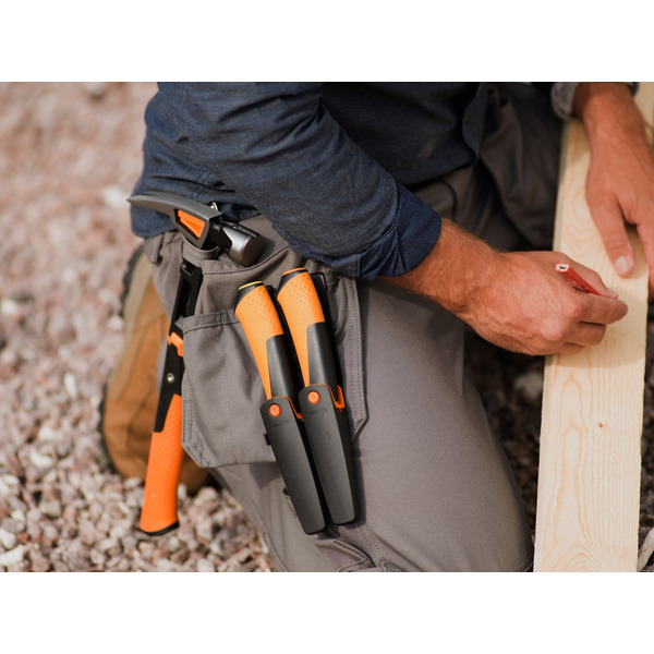Нож бытового назначения с точилкой FISKARS (1023618)