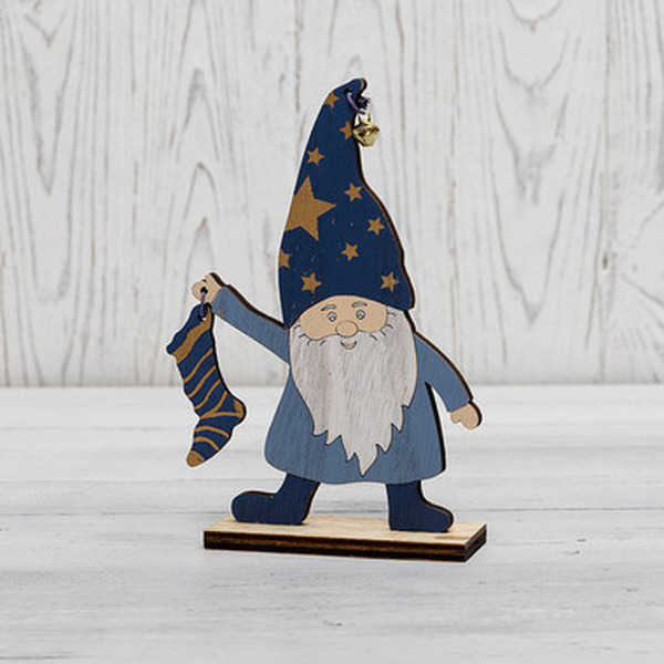 Деревянная фигурка NEON-NIGHT Гном с носком 504-009