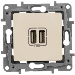 Розетка Legrand Etika 672394