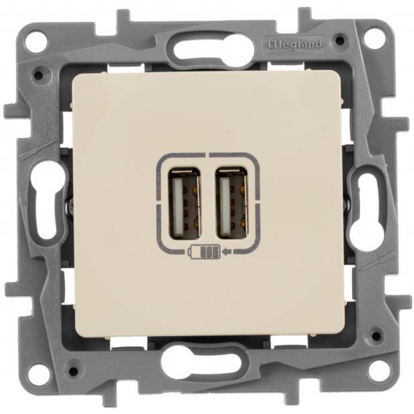 Розетка Legrand Etika 672394