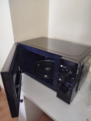 Микроволновая печь Midea MM720C2MC-B
