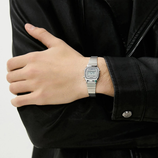 Наручные часы Casio LA670WEA-7E
