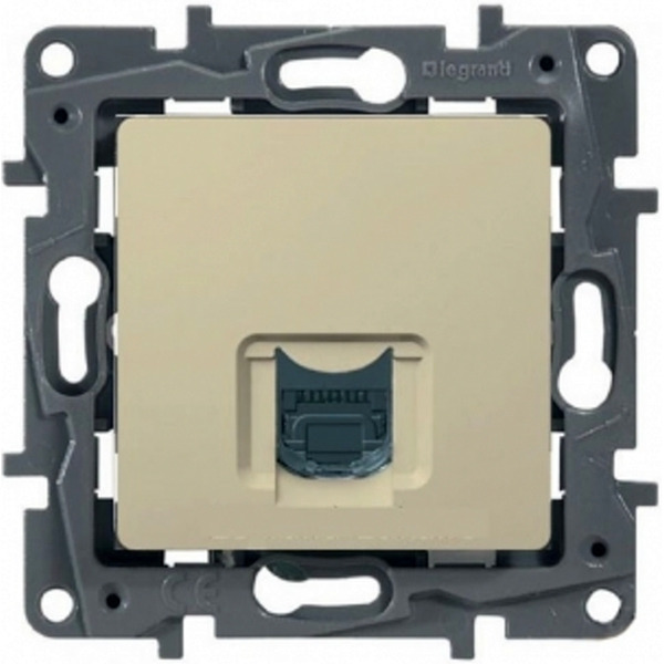 Розетка Legrand Etika 672340