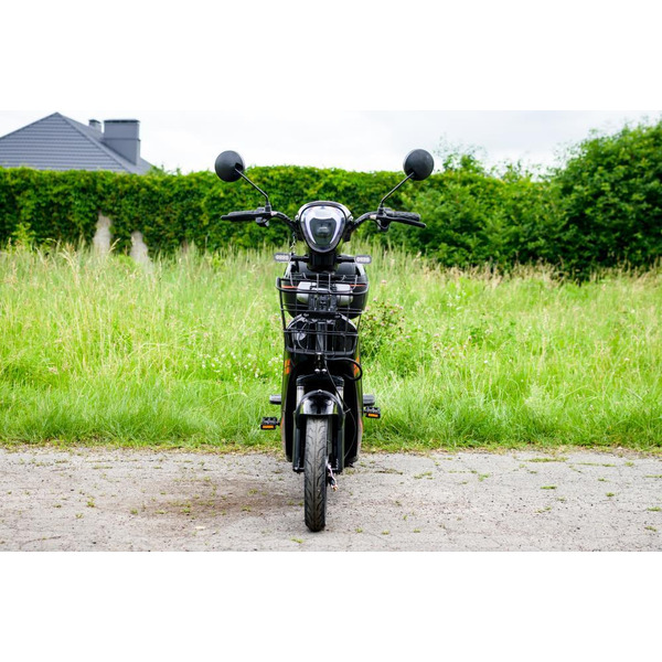 Электроскутер AVM Delta (черный)