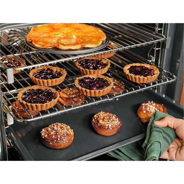 Духовой шкаф Electrolux MealAssist 700 LOE8F38X