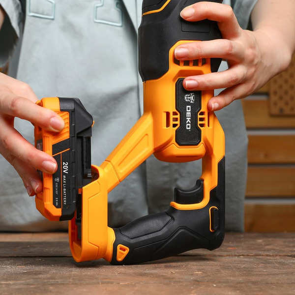 Сабельная пила Deko DKRS20 (063-4206)