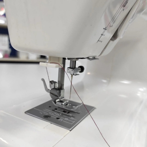 J-715 Швейная машина бытовая JASMINE