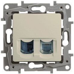 Розетка Legrand Etika 672355