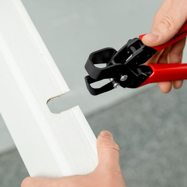 Ножницы просечные для пластмассовых коробов Knipex 90 61 20