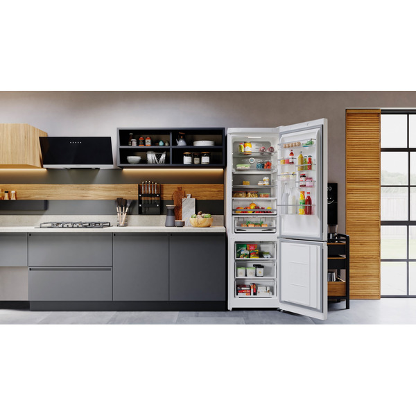 Холодильник-морозильник Hotpoint HT 9201I W O3