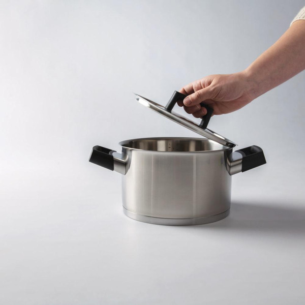 3900023 Ron кастрюля с крышкой 20 см 3,7 л