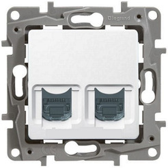 Розетка Legrand Etika 672254(белый)