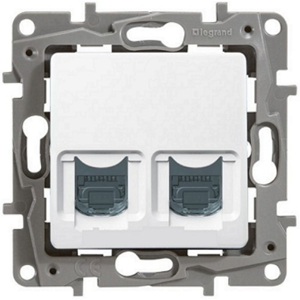 Розетка Legrand Etika 672254(белый)