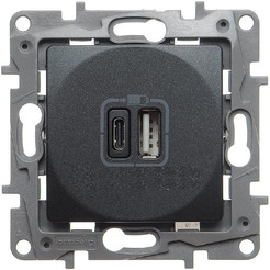 Розетка Legrand Etika 672636