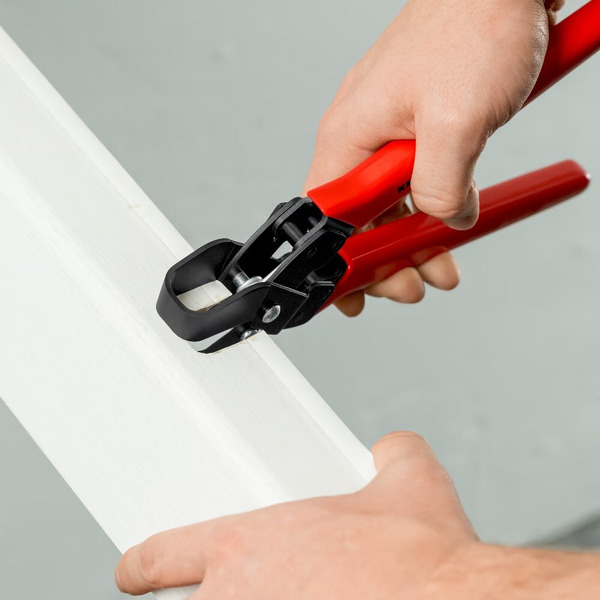 Ножницы просечные для пластмассовых коробов Knipex 90 61 20