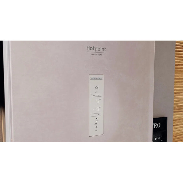 Холодильник Hotpoint HTS 7200 M O3