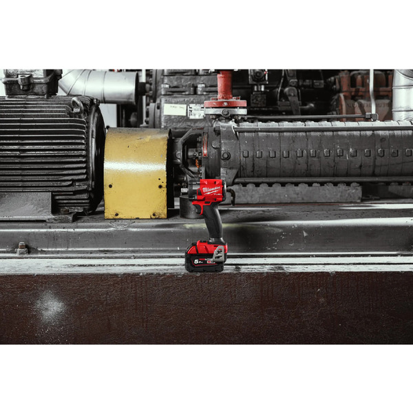 Гайковерт Milwaukee M18 FIW2P12-502X 4933478447 (с 2-мя АКБ, кейс)