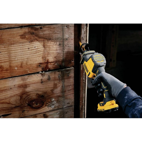 Сабельная пила DeWalt DCS312N-XJ (без АКБ)