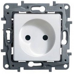 Розетка Legrand Etika 672220