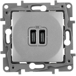 Розетка Legrand Etika 672435