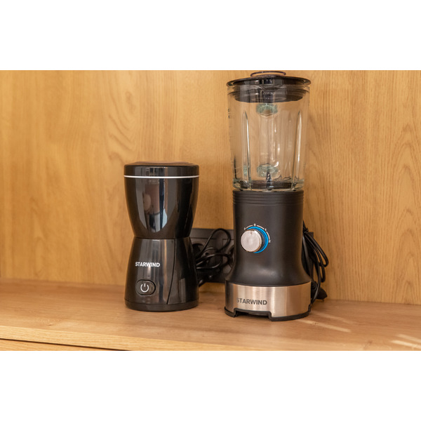 Кофемолка Starwind SGP8426 (черный)