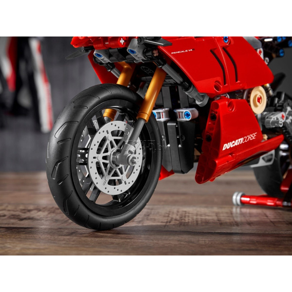 Конструктор LEGO Technic 42202 Мотоцикл Ducati Panigale V4 S