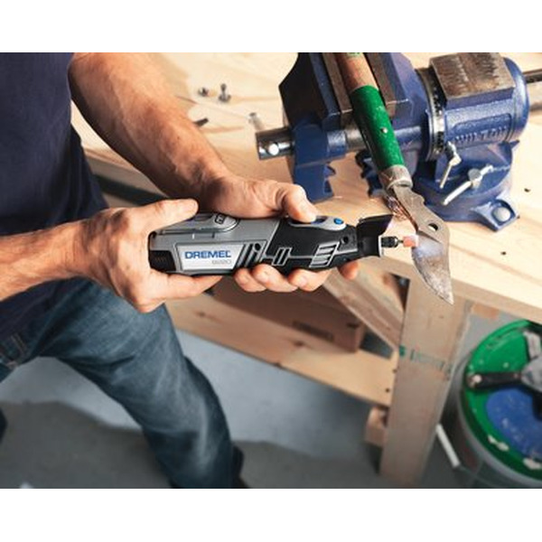 Гравер Dremel 8220 JD (F.013.822.0JD)