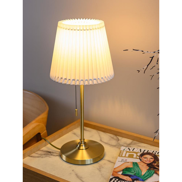 Cветильник настольный ARTSTYLE HT-707AB