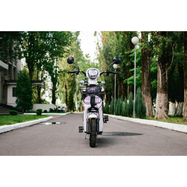 Электроскутер AVM Delta (белый)