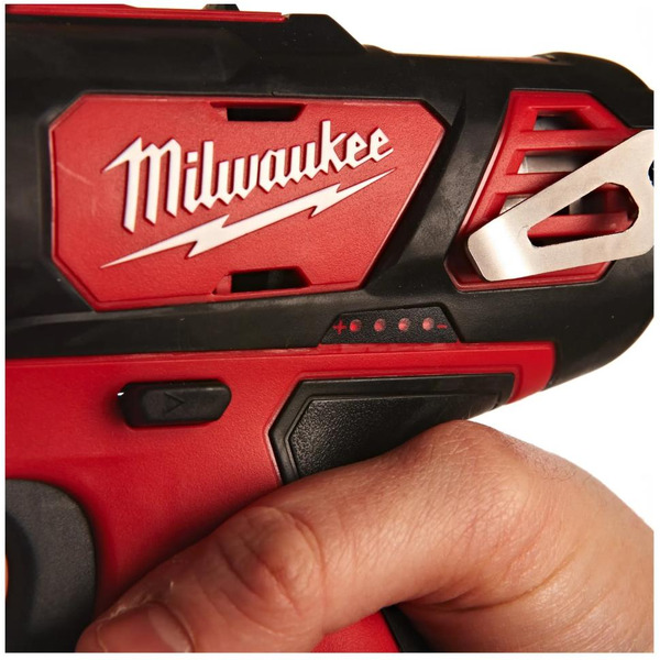 Дрель-шуруповерт Milwaukee M12 BPD-202C 4933441940 (с 2-мя АКБ, кейс)