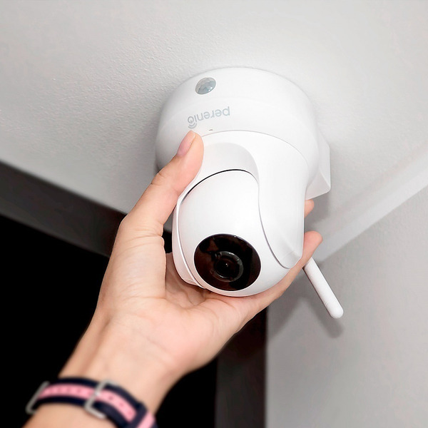 Поворотная Wi-Fi-камера Perenio PEIRC01