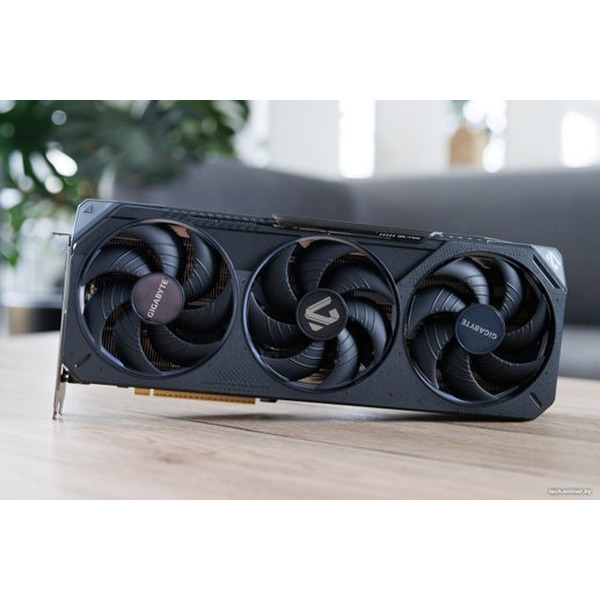 Видеокарта MSI GeForce RTX 5070 12G Gaming Trio