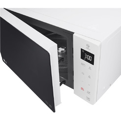 Микроволновая печь с технологией Smart Inverter LG MH63M38GISW