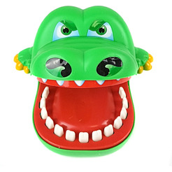 Настольная игра QUNXING TOYS Крокодил-дантист 2205