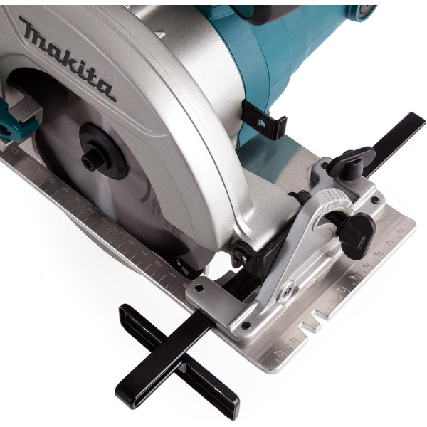 Дисковая пила Makita HS6601