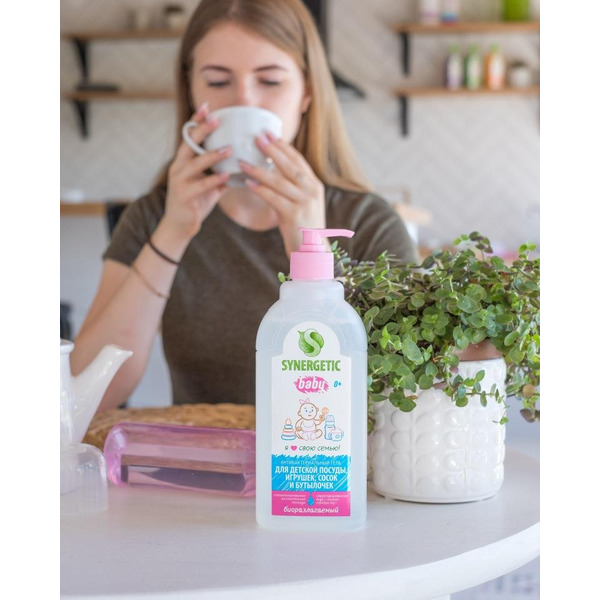 Средство для посуды, детских игрушек и бутылочек SYNERGETIC антибактериальное, гипоаллергенное, без запаха, 0,5л (103054)