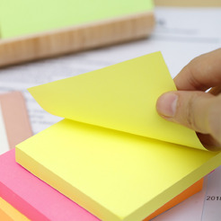 Блок для заметок с липким слоем DELI А02402