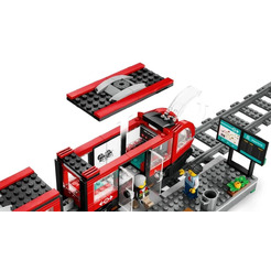 Конструктор LEGO City 60423 Трамвай и станция в центре города