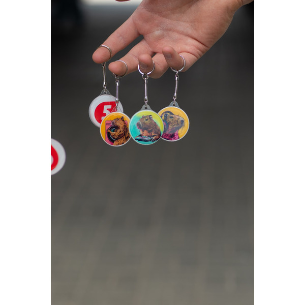 Брелок сувенирный "Дай пять Добру" Капибара с джойстиком