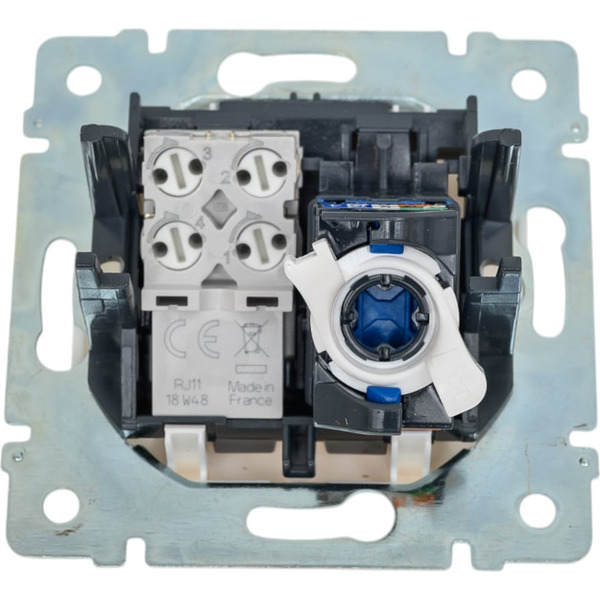 Розетка компьютерная Legrand Valena 695339 (белый)