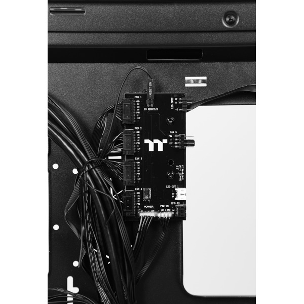 Корпус Thermaltake View 300 MX CA-1P6-00M1WN-00