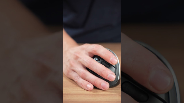 Вертикальная мышь Genius Ergo 8250S (черный/серебристый)