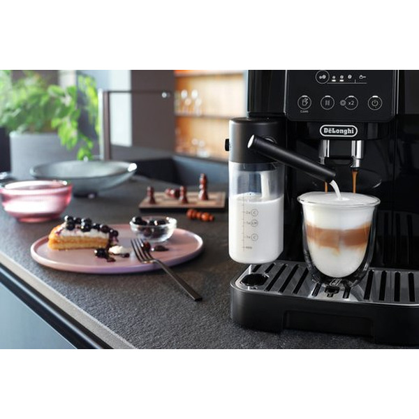 Кофемашина Delonghi Magnifica S ECAM 12.121.B