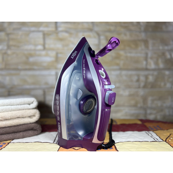 Утюг HOLT HT-IR-003