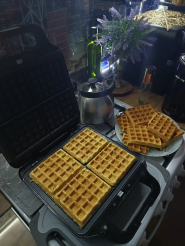Вафельница 