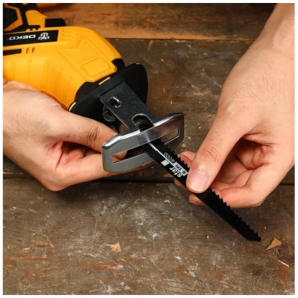 Сабельная пила Deko DKRS20-Li 063-4311 (с 2-мя АКБ, кейс)